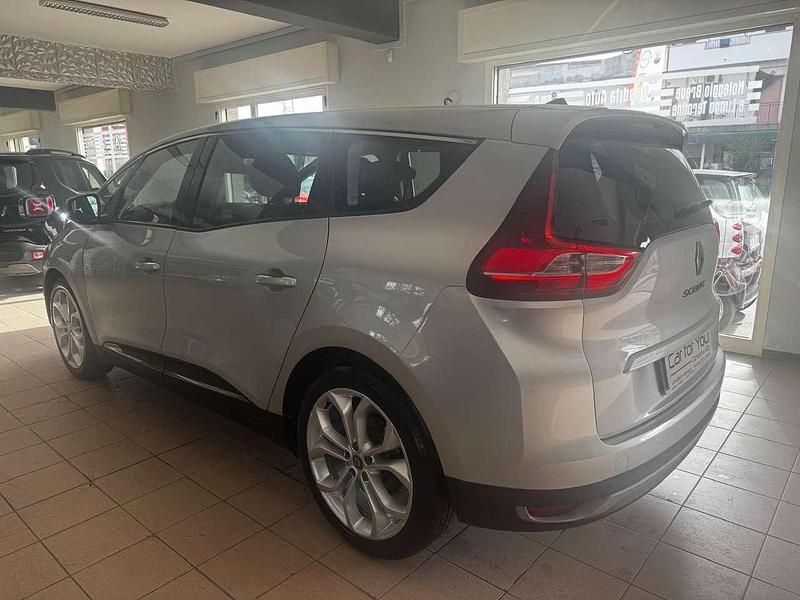 Usata Renault Grand Scénic IV Business 120 CV (88 kW) 2020 Argento Monovolume