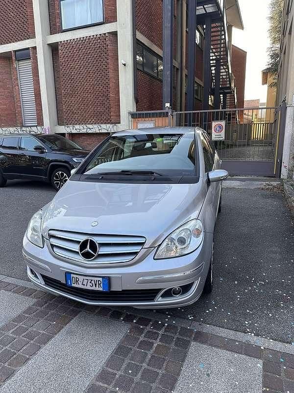 Gebraucht Mercedes B170 116 PS (85 kW) 2008 Silber Van / Kleinbus