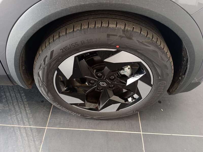 Nuova Renault Captur Techno 101 CV (74 kW) 2025 Be style milano (grigio/nero) SUV