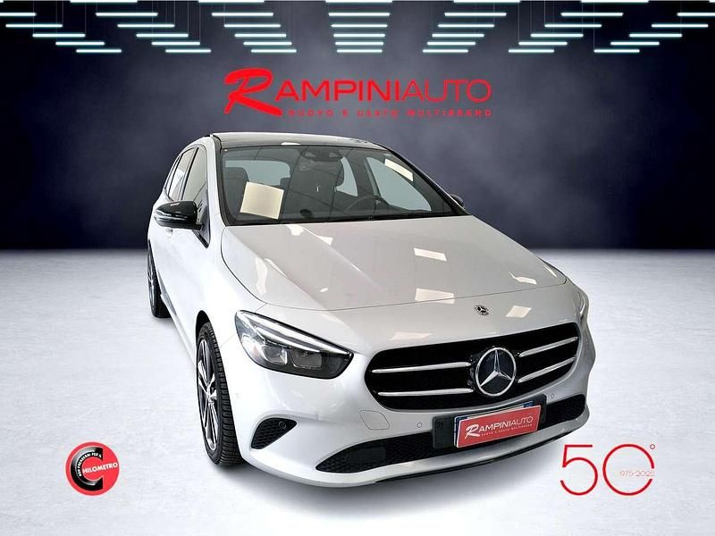 Usata Mercedes B200 150 CV (110 kW) 2020 Argento Monovolume