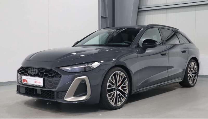 Grigio magnete Usata 2024 Audi A5 Edition .1 Coupé | 62.500 € - Immagine 1/4
