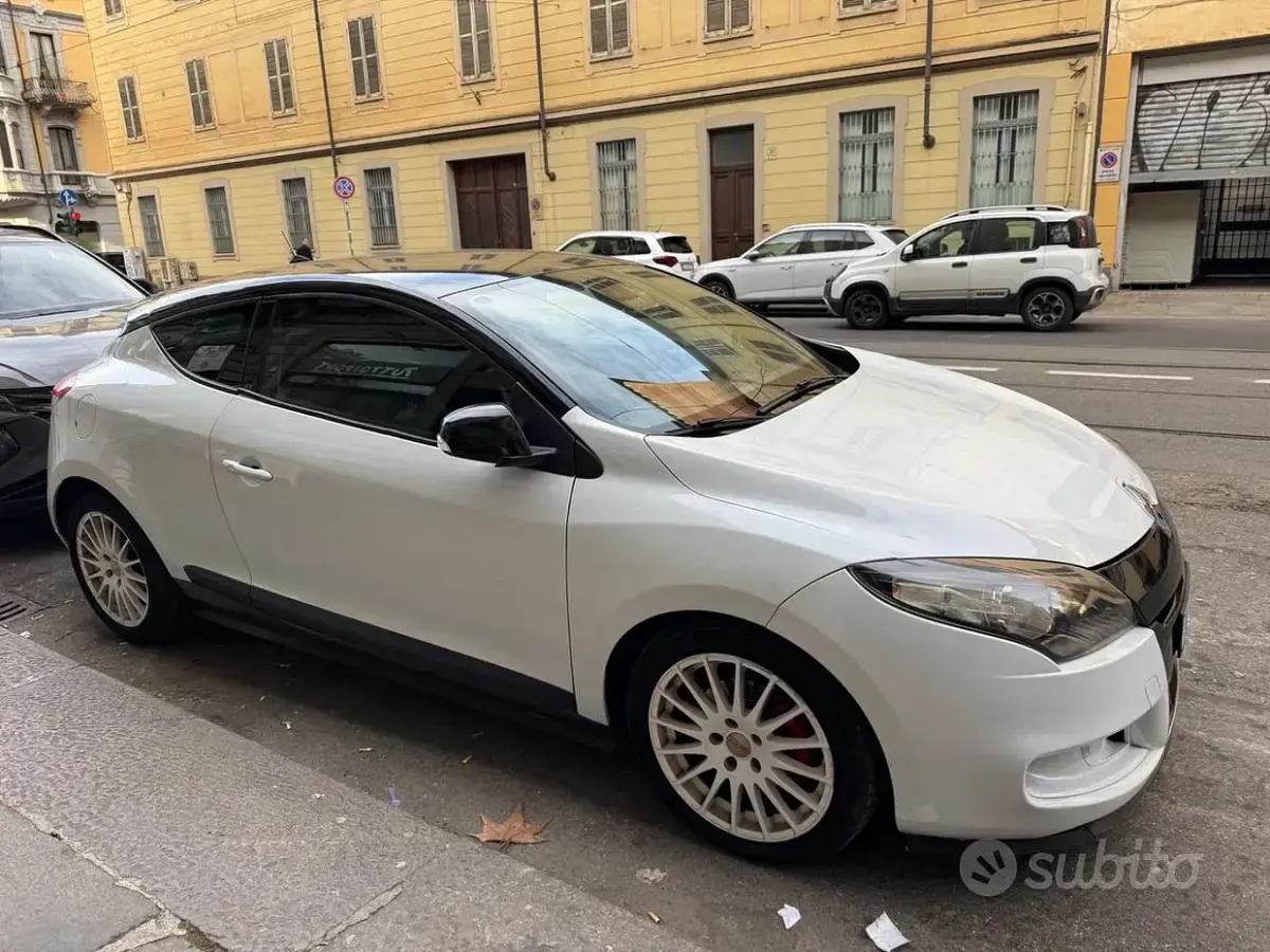 Usata Renault Mégane Coupé 110 CV (80 kW) 2011 Bianco Coupé