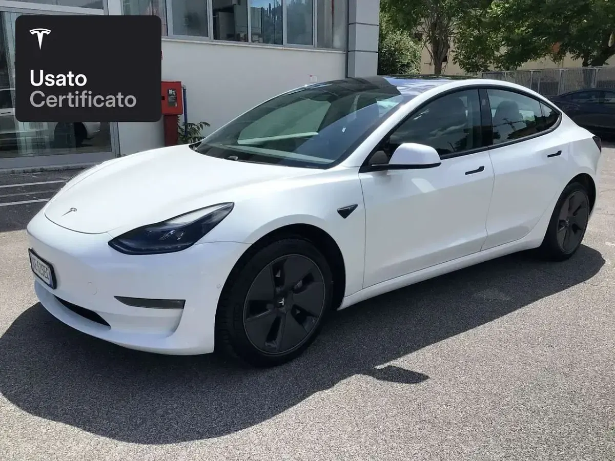 Usata Tesla Model 3 Long Range AWD 324 kW (441 CV) 2021 Pearl white multicoat Berlina