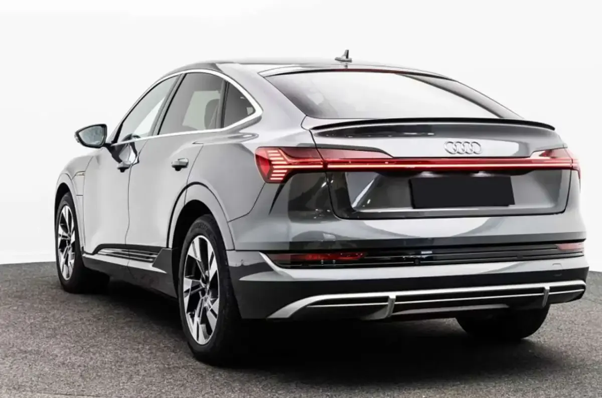 Usata Audi e-tron S-Line 158 kW (215 CV) 2022 Grigio SUV