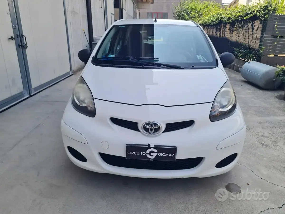 Usata Toyota Aygo Connect Style 68 CV (50 kW) 2011 Utilitaria