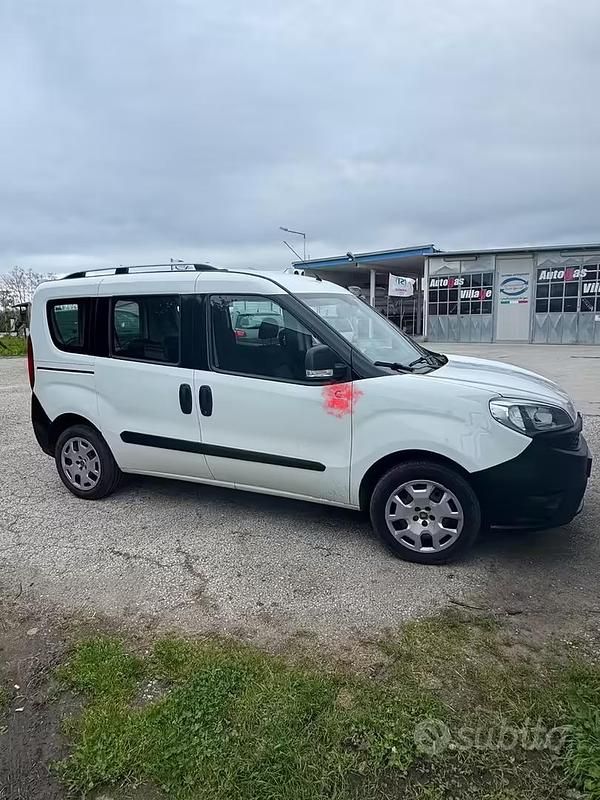 Usata Fiat Doblò 2017 Bianco Monovolume
