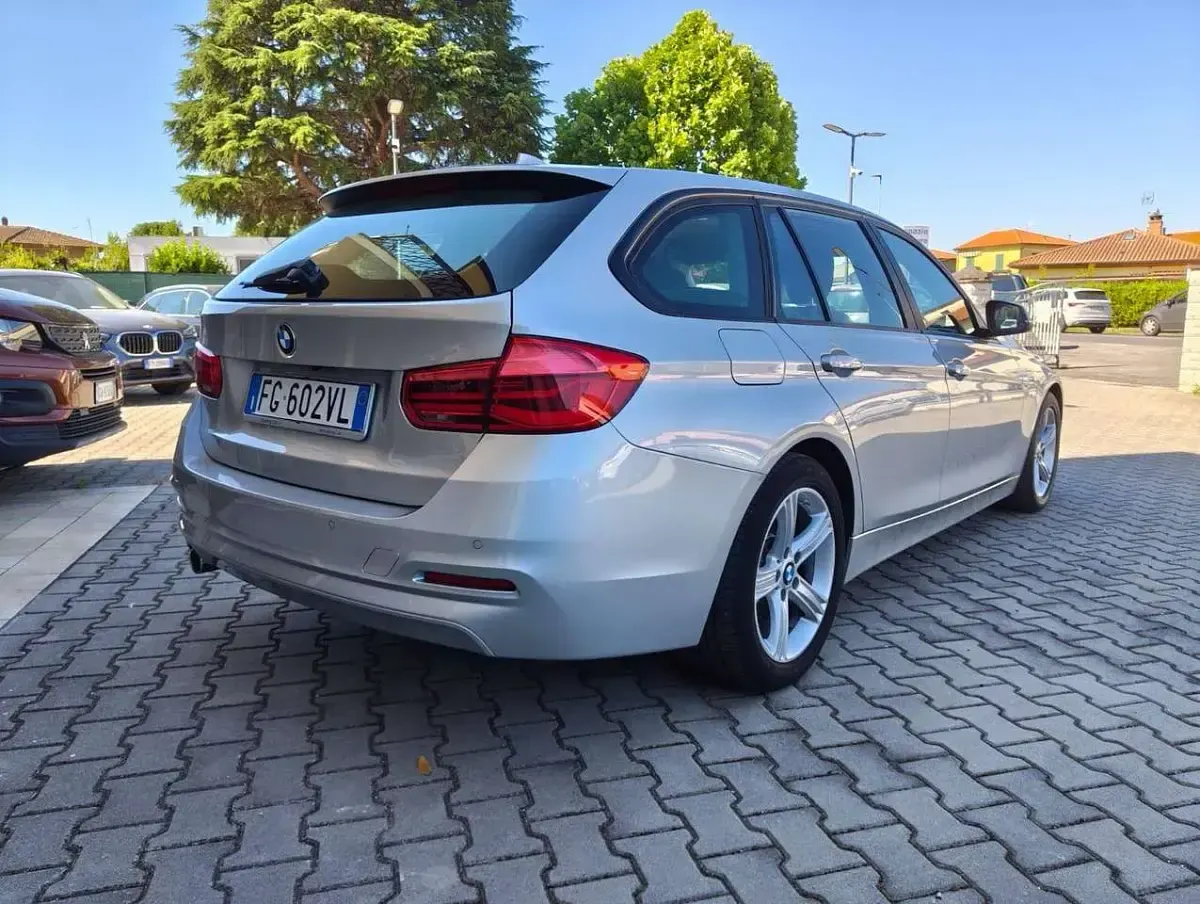 Usata BMW 318 Sport Line 150 CV (110 kW) 2016 Argento Station wagon