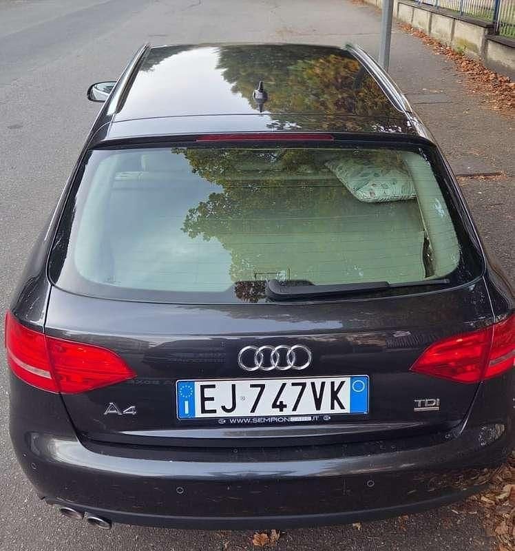 Usado Audi A4 Ambiente 143 CV (105 kW) 2011 Gris Familiar