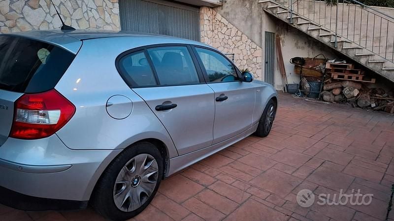 Usata BMW 116 116 CV (85 kW) 2007 Argento Utilitaria