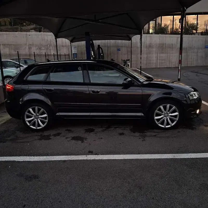 Usata Audi A3 Sportback Ambition 105 CV (77 kW) 2012 Utilitaria
