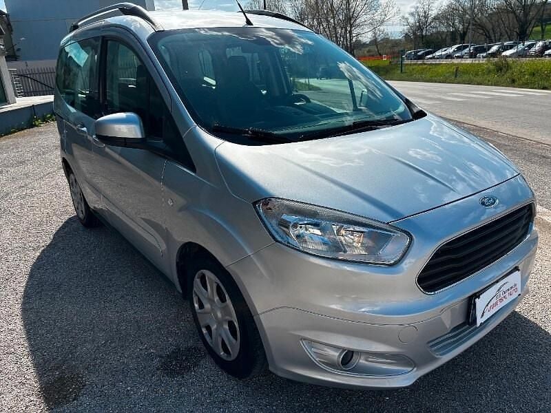 Usata Ford Tourneo Courier 74 CV (54 kW) 2016 Monovolume