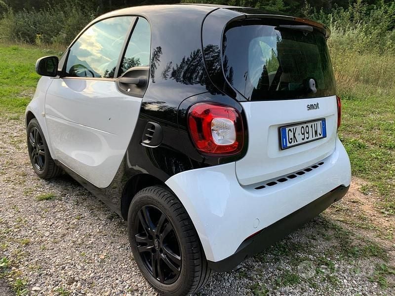 Usata Smart ForFour 71 CV (52 kW) 2016 Bianco Utilitaria