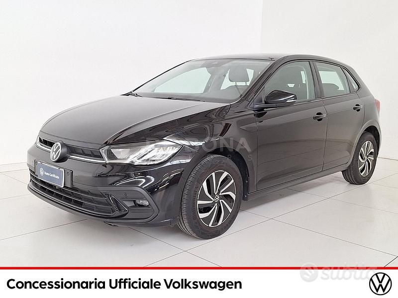 Deep black perlato Usata 2024 VW Polo Life Tre volumi | 18.800 € (Ottimo prezzo) - Immagine 1/4