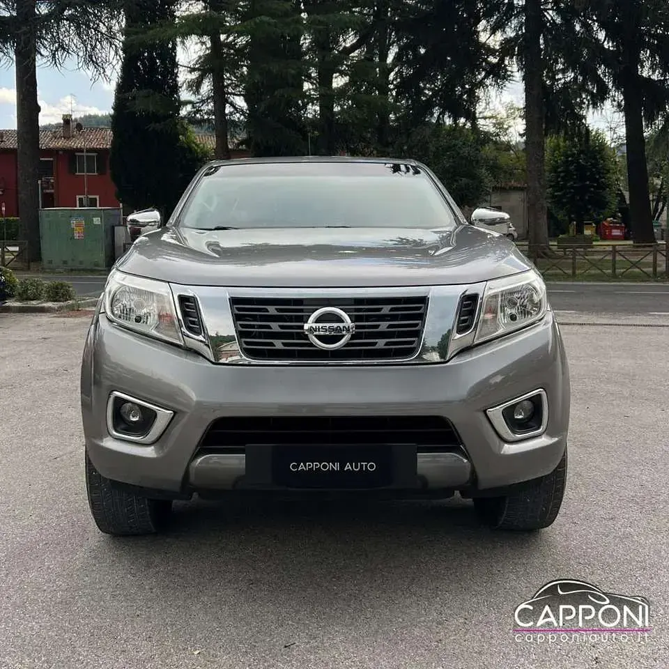 Usata Nissan Navara 190 CV (139 kW) 2017 Grigio Pick-up
