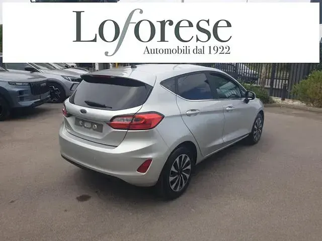 Usata Ford Fiesta Titanium 75 CV (55 kW) 2022 Argento metallizzato Utilitaria