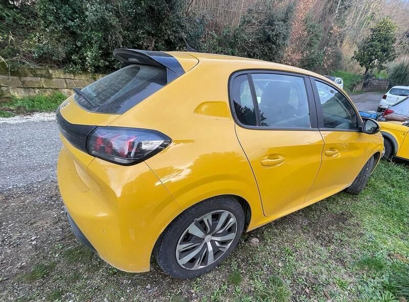 Usata Peugeot 208 82 CV (60 kW) 2021 Utilitaria