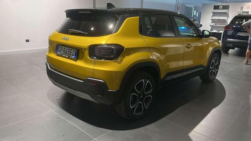 Usata Jeep Avenger EV Summit 61 kW (84 CV) 2023 Oro SUV