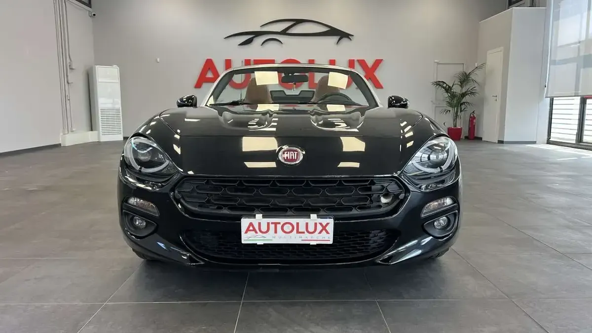 Usata Fiat 124 Spider Lusso 140 CV (102 kW) 2019 Nero Cabrio