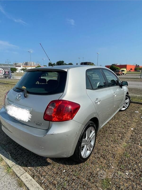 Usata Toyota Auris 126 CV (92 kW) 2008 Grigio Utilitaria