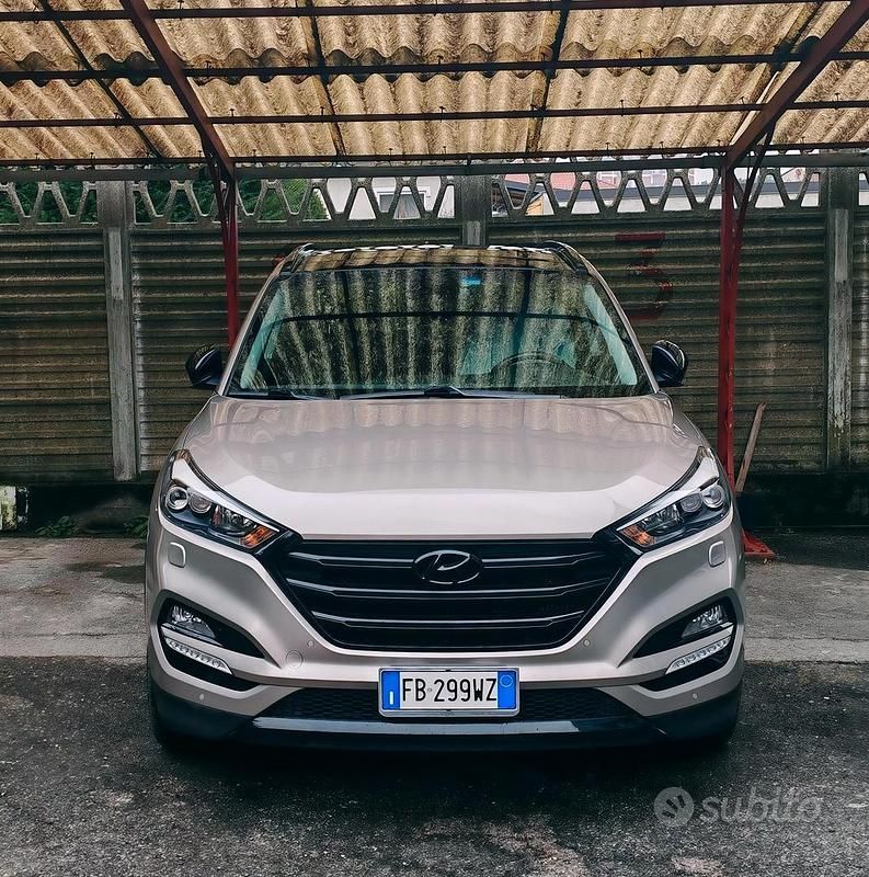 Usata Hyundai Tucson 185 CV (136 kW) 2015 Grigio SUV