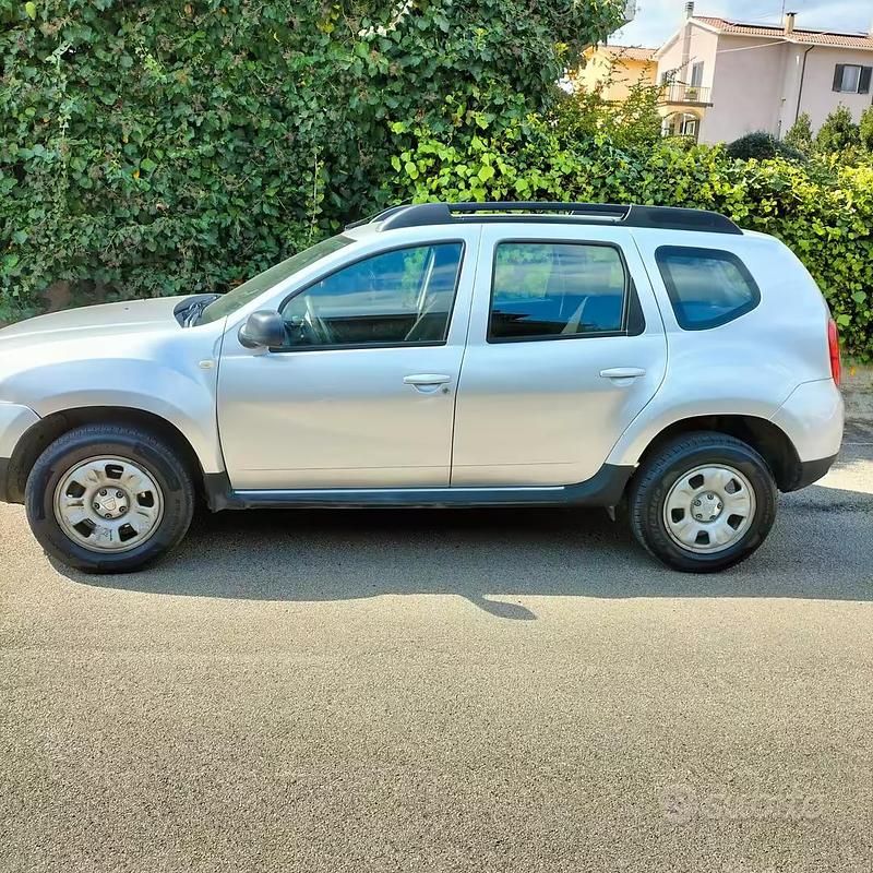 Usata Dacia Duster 110 CV (80 kW) 2011 Grigio SUV