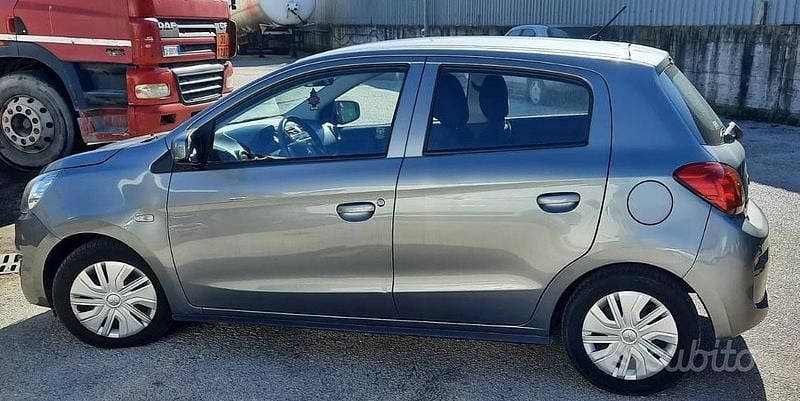 Usata Mitsubishi Space Star Invite 71 CV (52 kW) 2019 Grigio Utilitaria