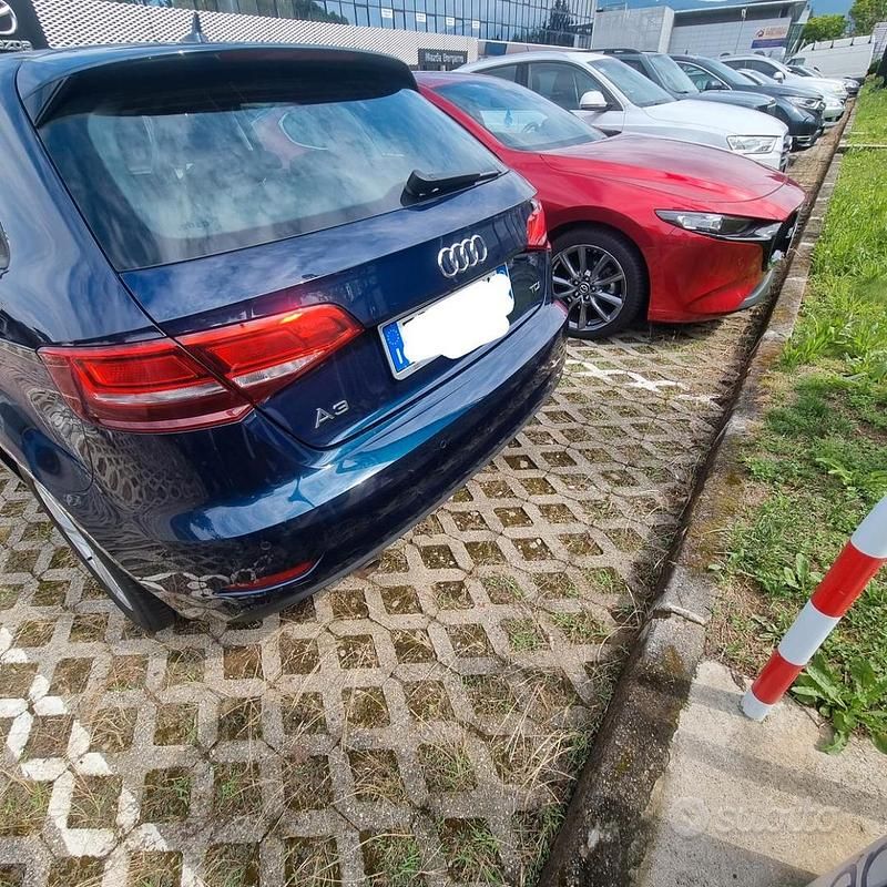 Usata Audi A3 Business 116 CV (85 kW) 2018 Blu/azzurro Berlina