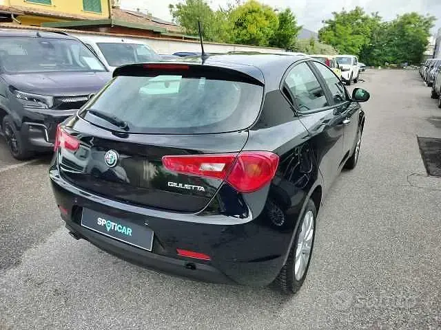 Usata Alfa Romeo Giulietta 120 CV (88 kW) 2017 Nero Utilitaria