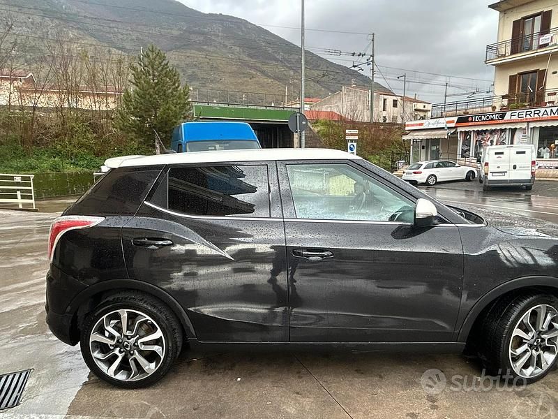 Usata Ssangyong (KGM) Tivoli 2016 Nero SUV