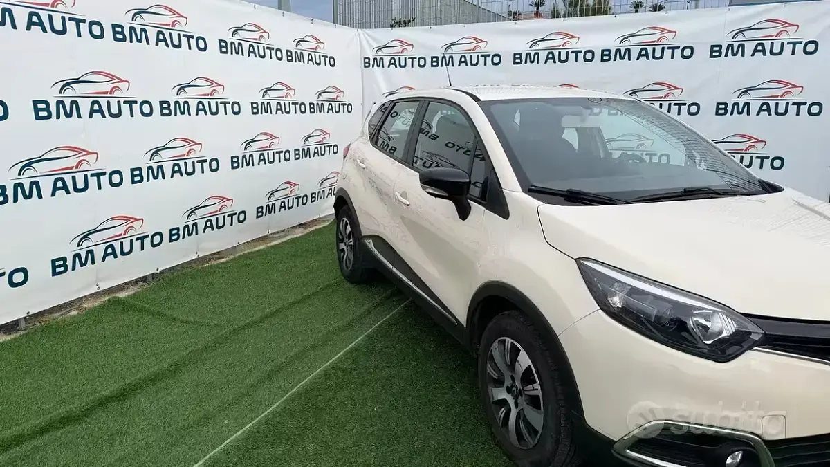 Usata Renault Captur 90 CV (66 kW) 2017 Beige SUV