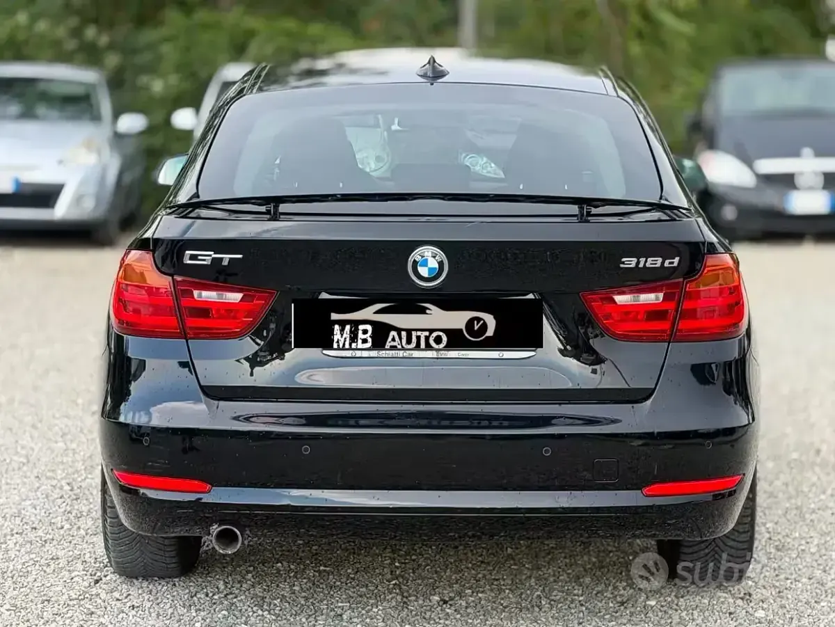 Usata BMW 318 143 CV (105 kW) 2015 Nero Berlina