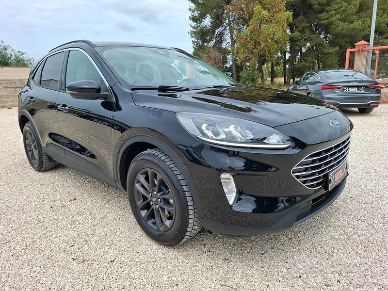 Usata Ford Kuga Titanium 120 CV (88 kW) 2022 Nero SUV