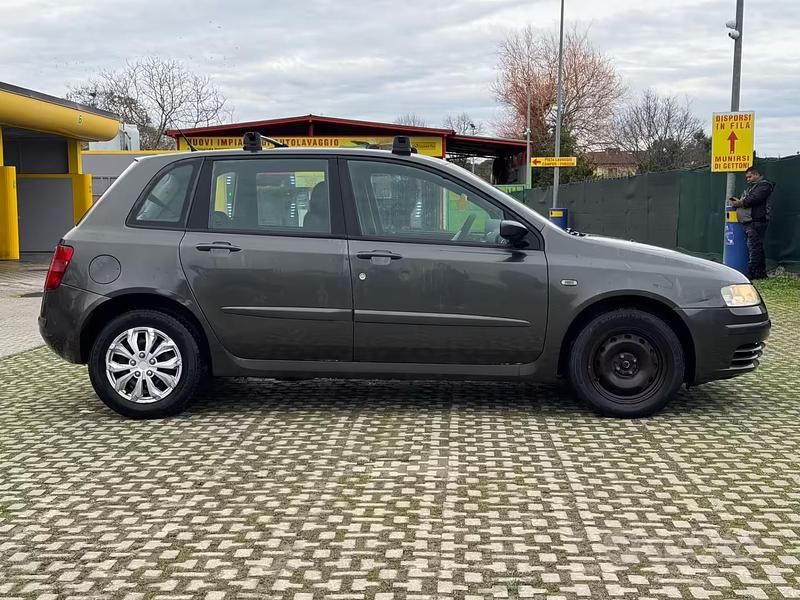 Usata Fiat Stilo Dynamic 120 CV (88 kW) 2006 Grigio Berlina