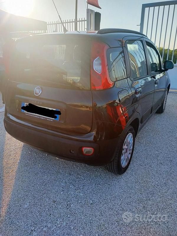Usata Fiat Panda Lounge 69 CV (50 kW) 2013 Nero Utilitaria