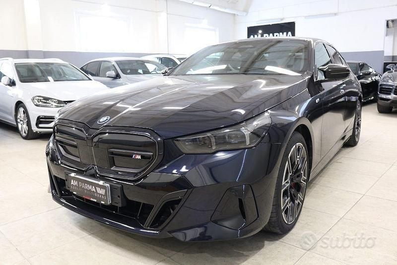 Usata BMW i5 M Sport 442 kW (601 CV) 2024 Blu Berlina