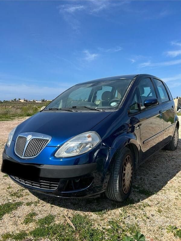 Usata 2007 Lancia Musa Monovolume | 3100 € (Buon prezzo) - Immagine 1/4