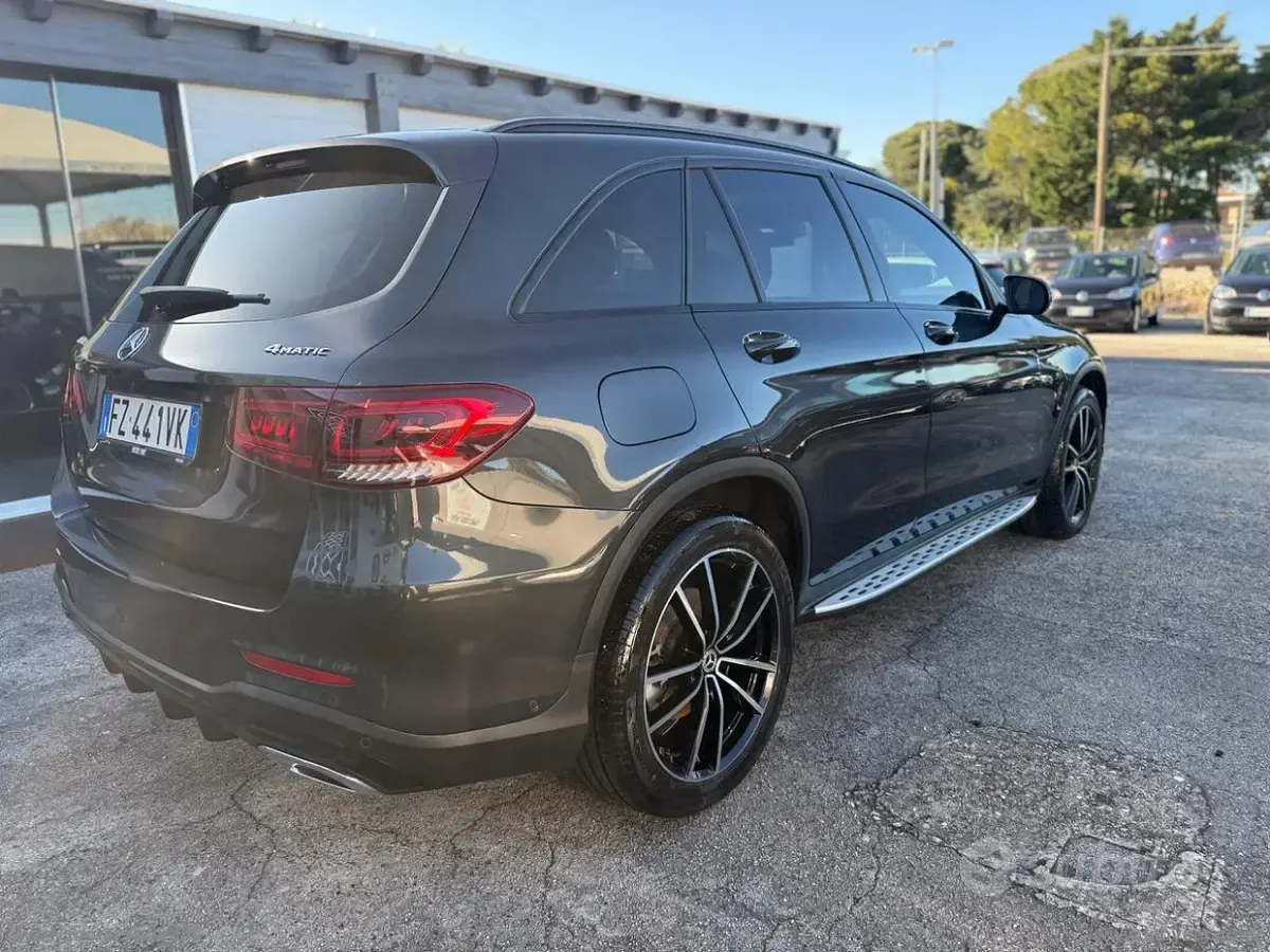 Usata Mercedes GLC300 Premium 245 CV (180 kW) 2020 Grigio SUV
