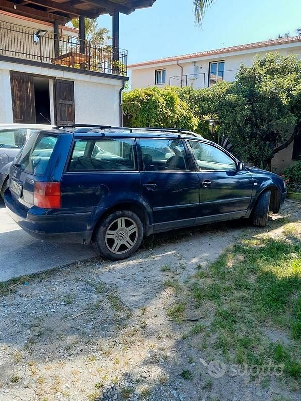 Usata VW Passat 116 CV (85 kW) 2000 Blu Station wagon