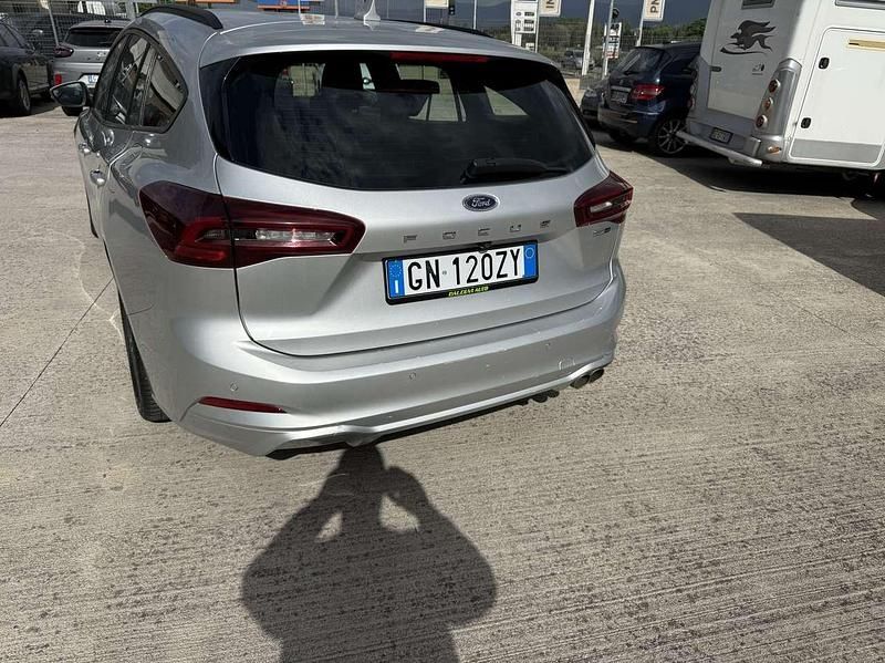 Usata Ford Focus ST-Line 155 CV (114 kW) 2023 Argento Station wagon