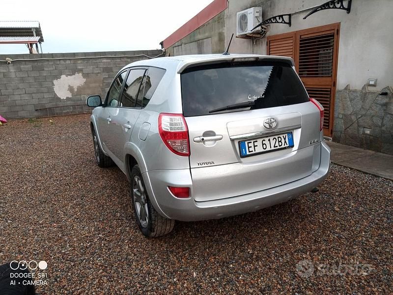 Usata Toyota RAV4 150 CV (110 kW) 2010 Grigio SUV