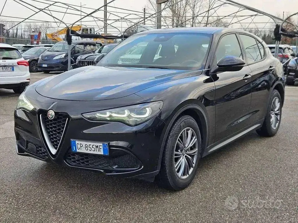 Usata Alfa Romeo Stelvio Super 209 CV (153 kW) 2023 Nero SUV