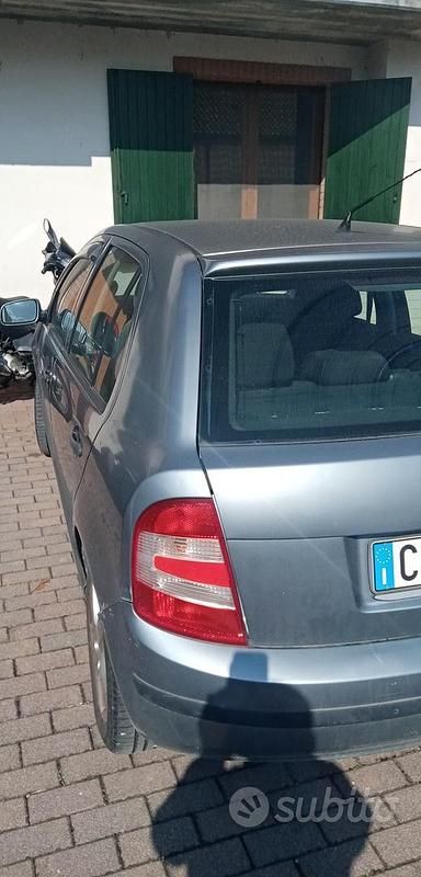 Usata Skoda Fabia 75 CV (55 kW) 2005 Berlina