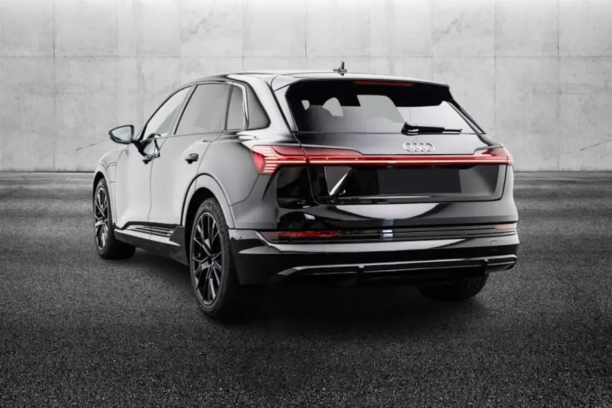 Usata Audi e-tron S-Line 158 kW (215 CV) 2022 Nero SUV