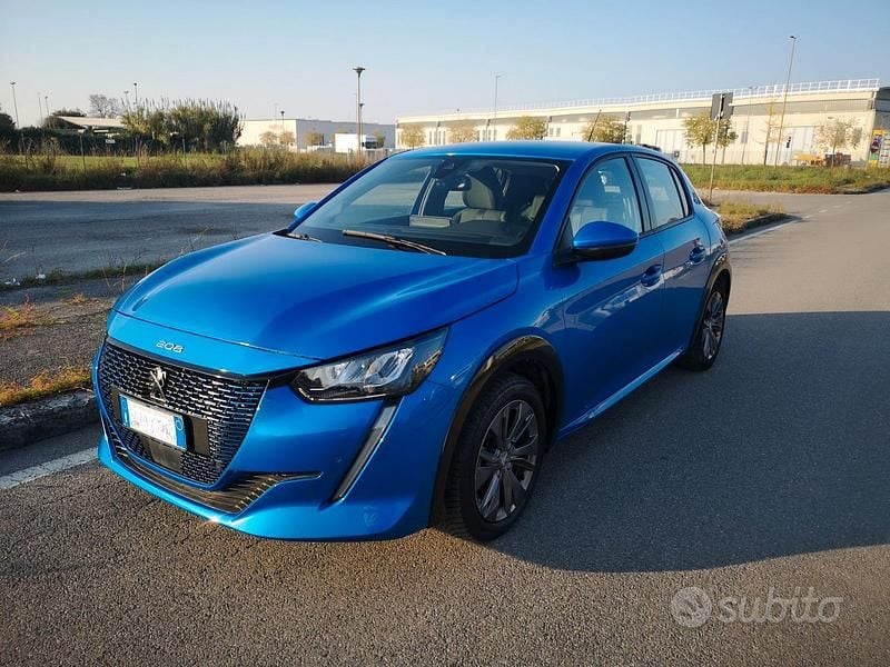 Usata Peugeot 208 Allure 56 kW (77 CV) 2021 Blu Utilitaria