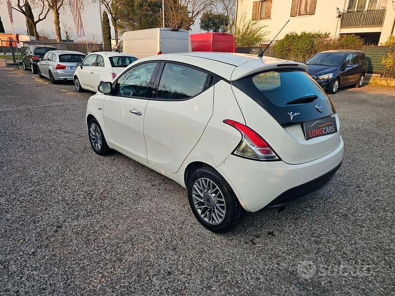 Usata Lancia Ypsilon S 85 CV (62 kW) 2013 Bianco Utilitaria