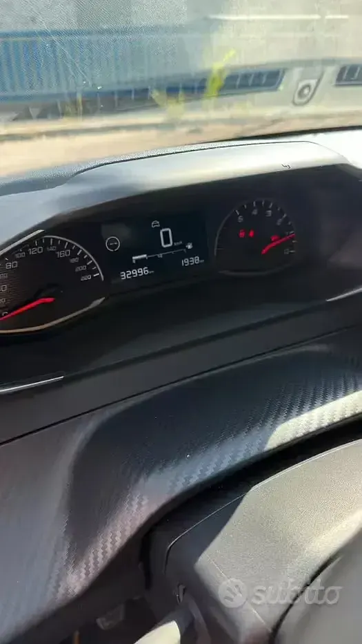 Usata Peugeot 208 Active 75 CV (55 kW) 2023 Grigio Utilitaria