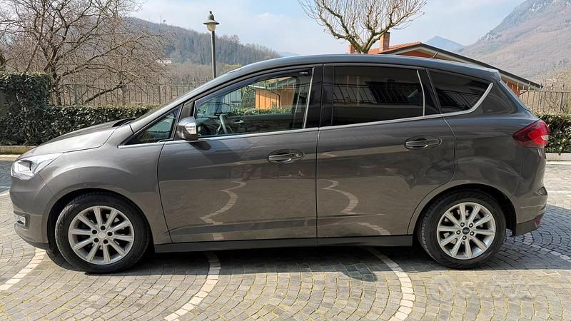 Usata Ford C-MAX 120 CV (88 kW) 2016 Grigio Monovolume