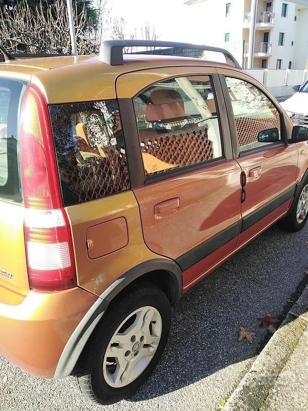Usata Fiat Panda 60 CV (44 kW) 2011 Giallo Berlina