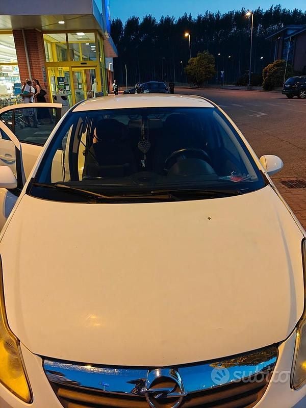 Usata Opel Corsa 2011 Bianco Berlina
