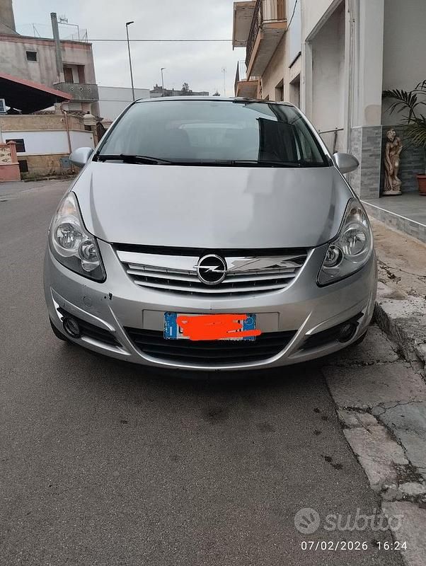Usata Opel Corsa 75 CV (55 kW) 2010 Grigio Utilitaria